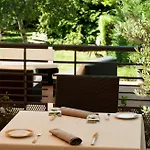 Logis Le Parc & Hotel