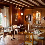 Hotel Logis Le Parc &