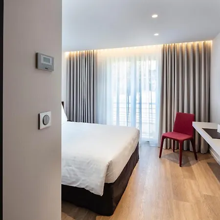 Hotell Logis Le Parc & 4*