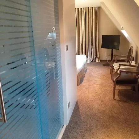 Logis Le Parc & Hotel 4*