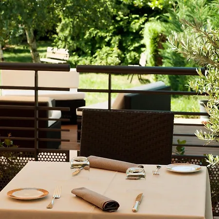 Logis Le Parc & Отель