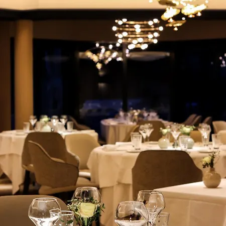 Hotell Logis Le Parc & 4*