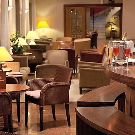 Hotel Logis Le Parc &