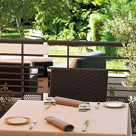 Logis Le Parc & 4*