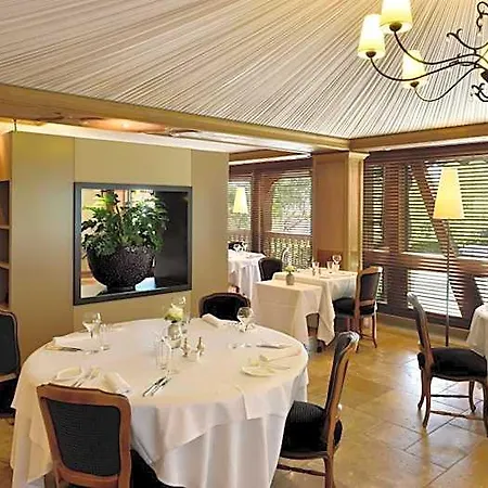 Отель Logis Le Parc &
