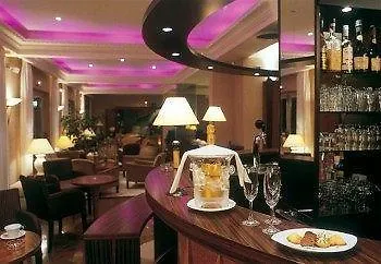호텔 Logis Le Parc & 상띠뽈리뜨