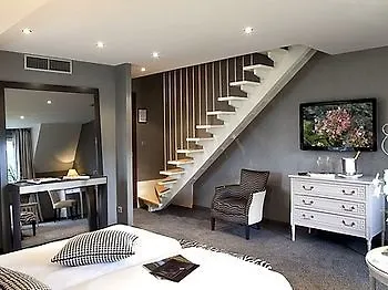 Hotell Logis Le Parc & 4*