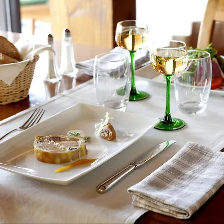 Logis Le Parc & 4* Сент-Ипполит