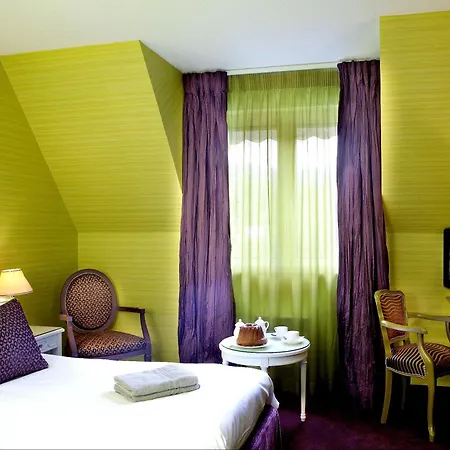 Logis Le Parc & 4* 상띠뽈리뜨