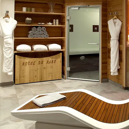 호텔 Logis Le Parc & 4*