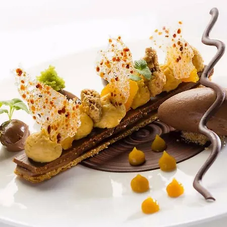 호텔 Logis Le Parc & 4*