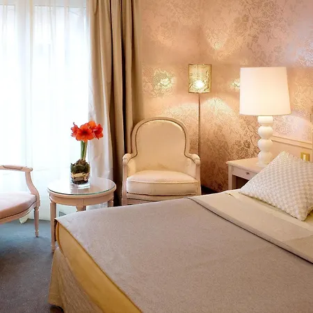 Logis Le Parc & 4* 상띠뽈리뜨