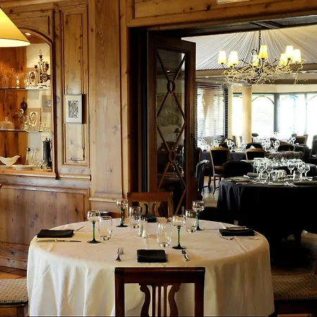 호텔 Logis Le Parc & 4*