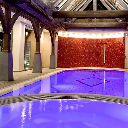 Logis Le Parc & 4* 상띠뽈리뜨