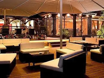 호텔 Logis Le Parc & 4*