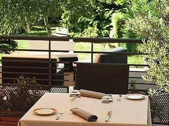 Logis Le Parc & 4* 상띠뽈리뜨