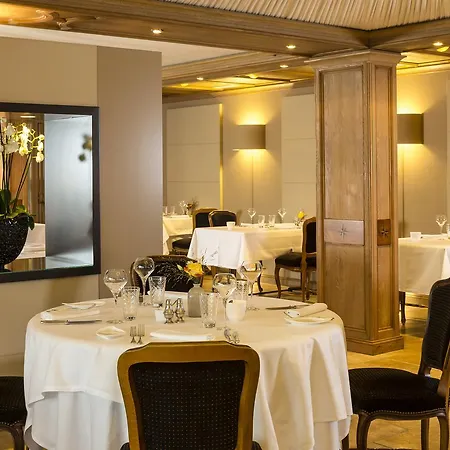 Hotel Logis Le Parc &