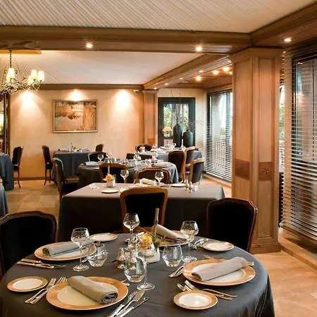 Logis Le Parc & Hotell