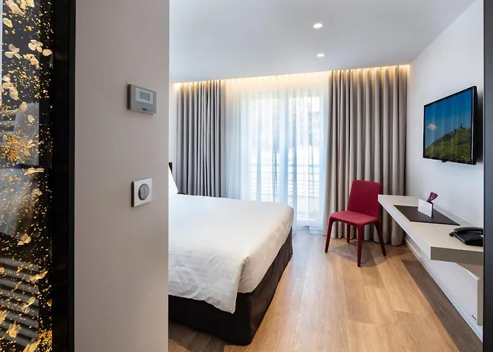 Hotel Logis Le Parc & 4*