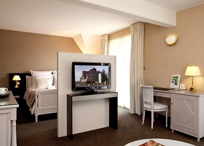 Hotel Logis Le Parc & 4*